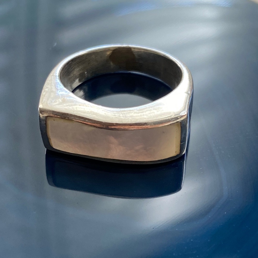 White Shell And Sterling Silver Ring - image 1